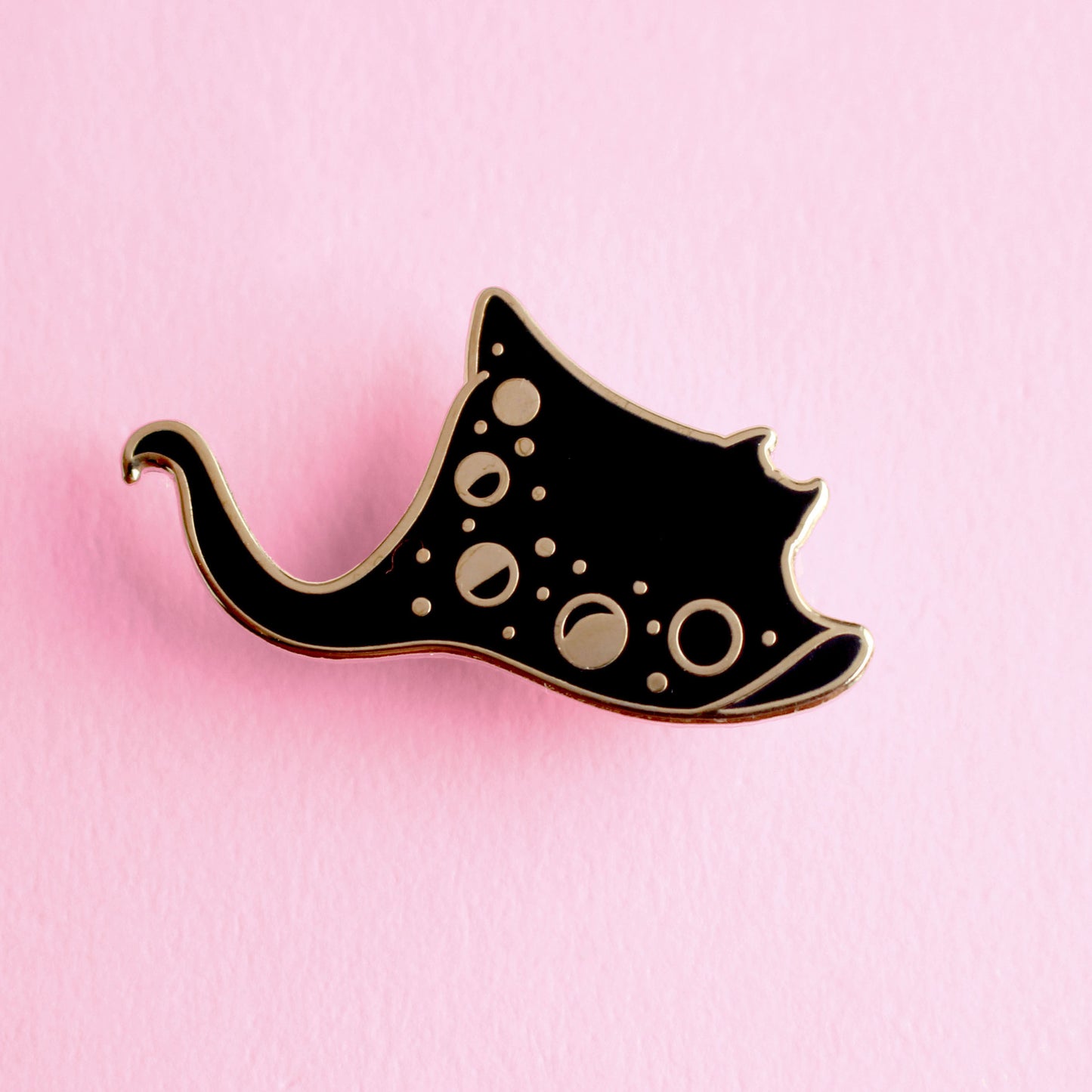 Stingray enamel pin