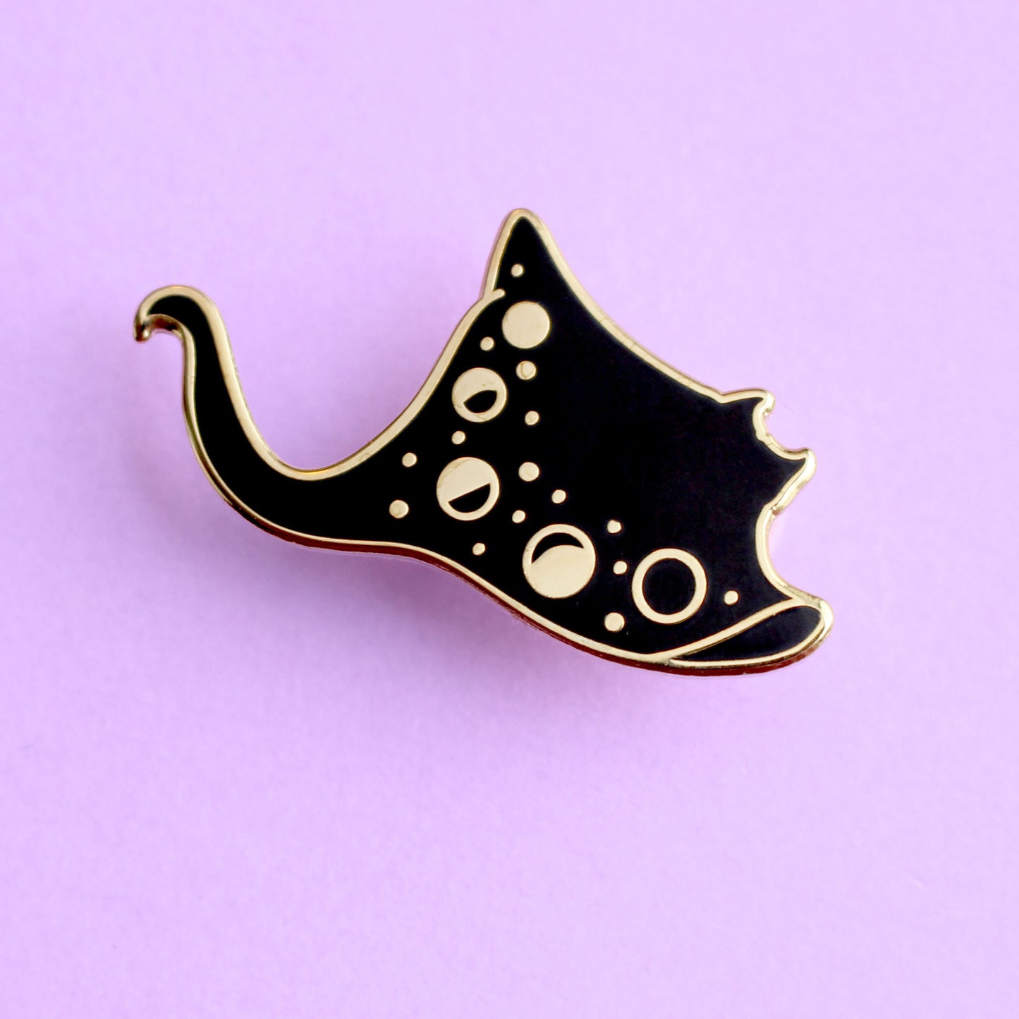 Stingray enamel pin