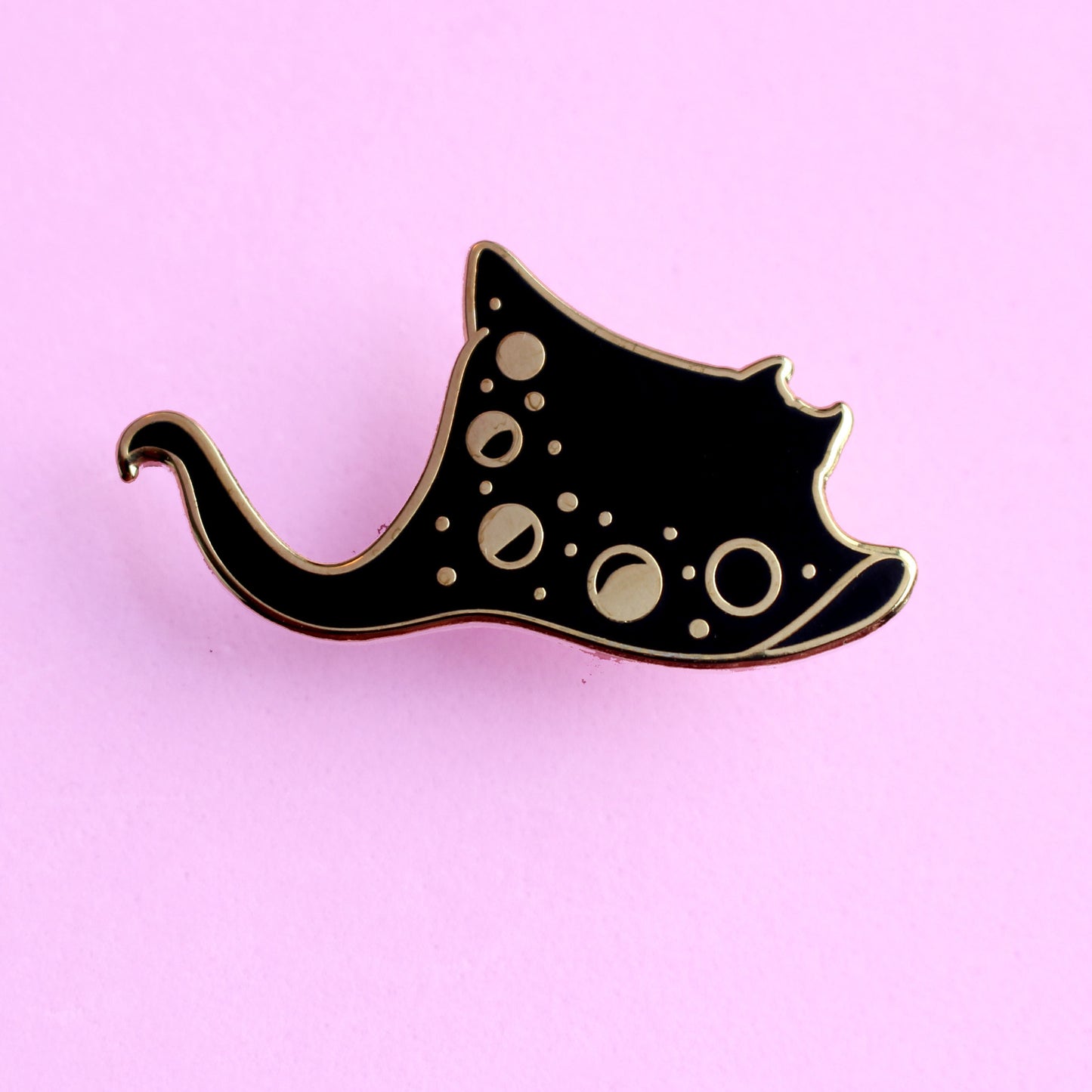 Stingray enamel pin