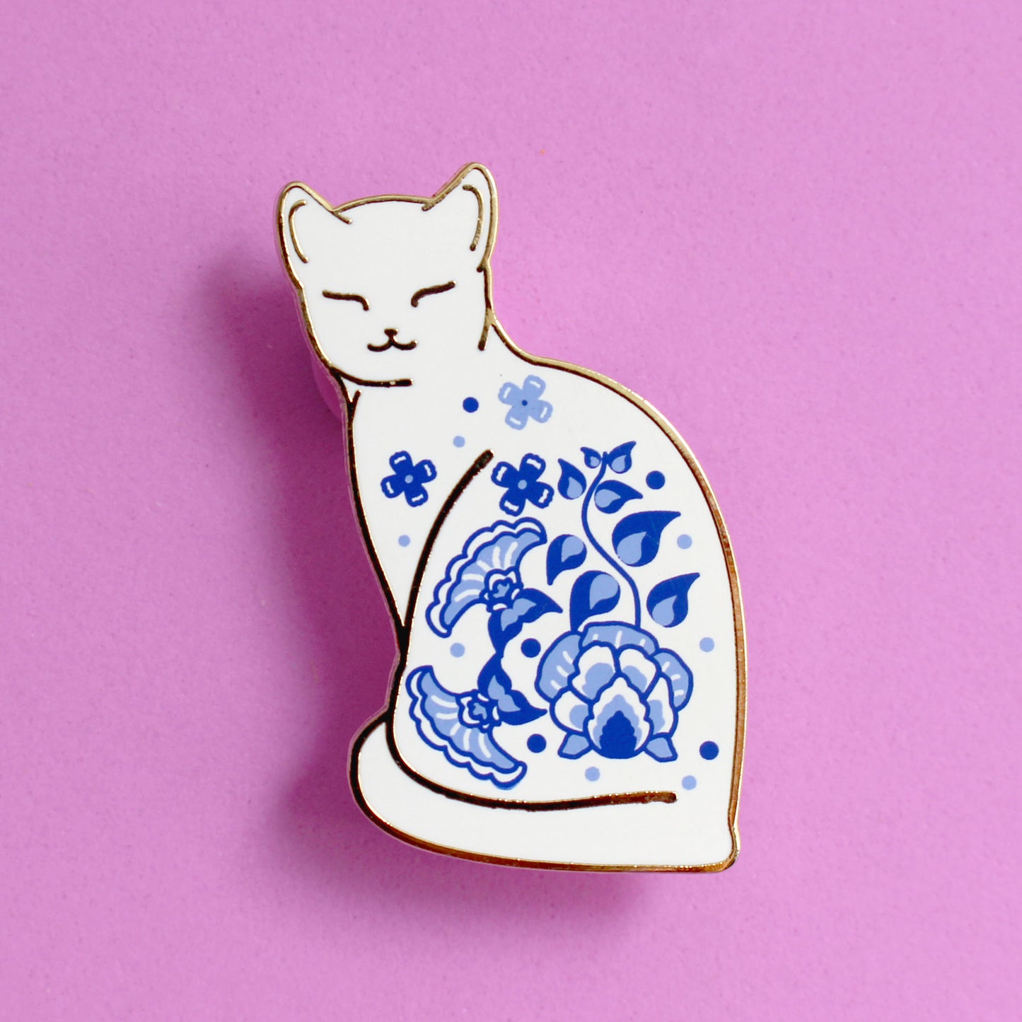 Willow Pattern cat enamel pin