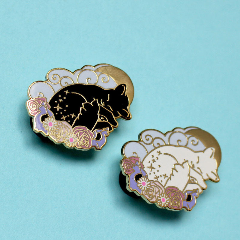 Sleeping cat hard enamel pin