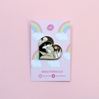 Land & sea hugging otters pin